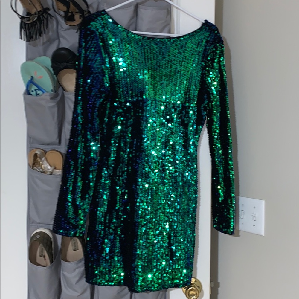 Green/blue sequins dress!